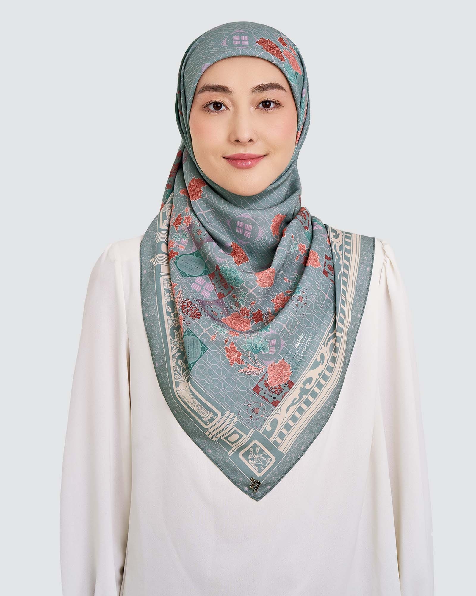 NAELOFAR X INSIDE SCOOP SQUARE - KELOPAK MAWAR