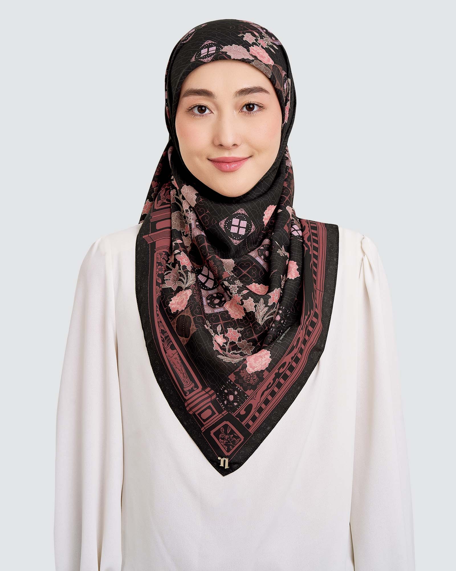 NAELOFAR X INSIDE SCOOP SQUARE - KOPI HITAM