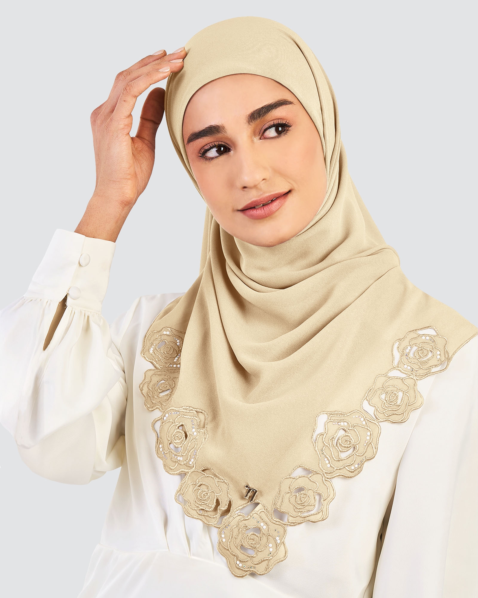 ROSE EMBROIDERED CRYSTAL SQUARE - BUTTERCREAM