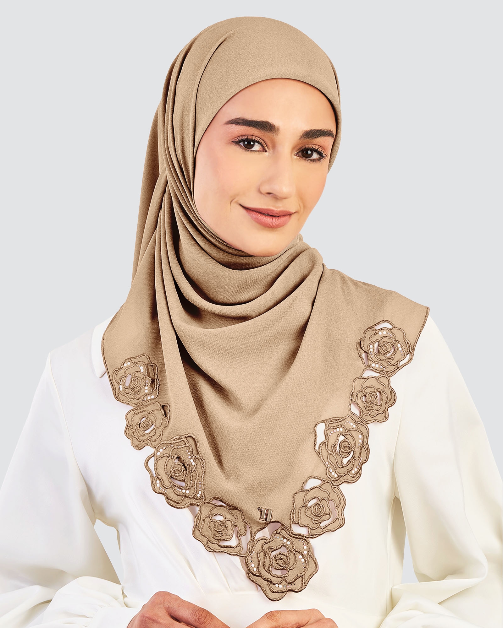 ROSE EMBROIDERED CRYSTAL SQUARE - CAVE