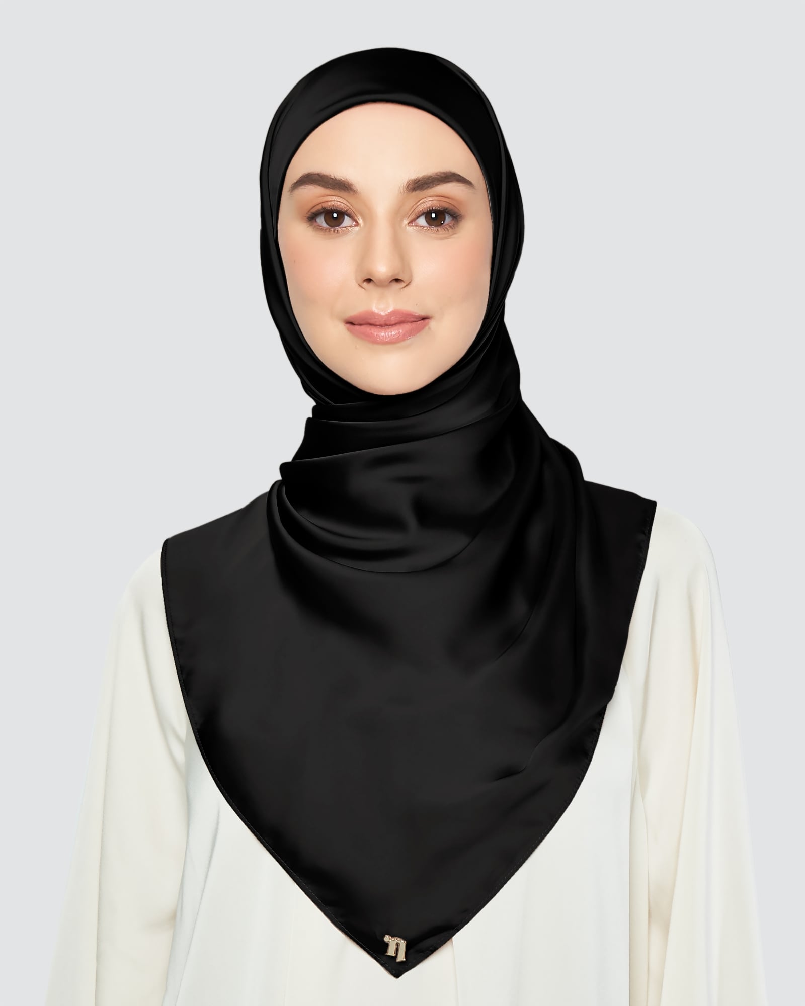 SWARA SATIN SQUARE - BLACK