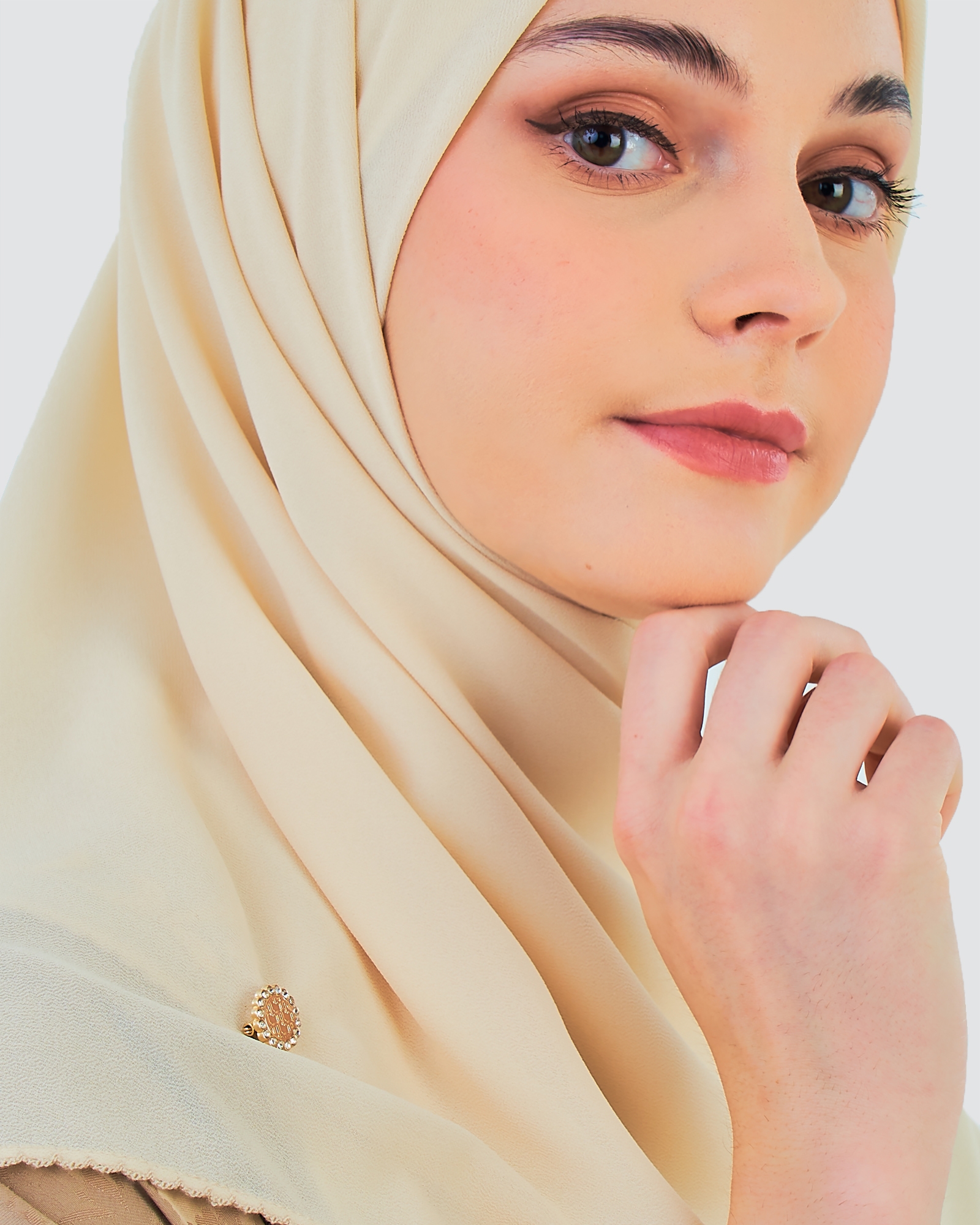 TIGA SEKAWAN CRYSTAL BROOCH SET