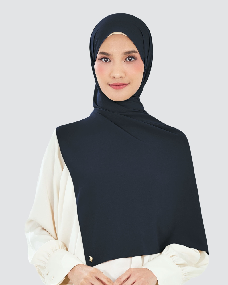 Image of AIRE CHIFFON SHAWL - NAVY