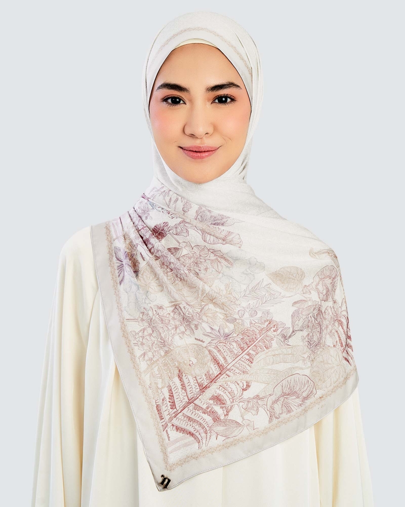 Image of AKAR MATTE SATIN SHAWL - BUNGA KANTAN