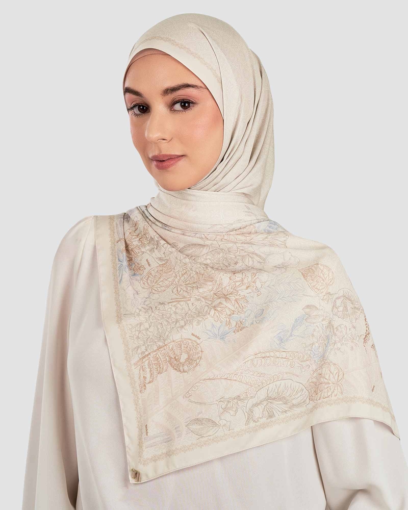 Image of AKAR MATTE SATIN SHAWL - LENGKUAS