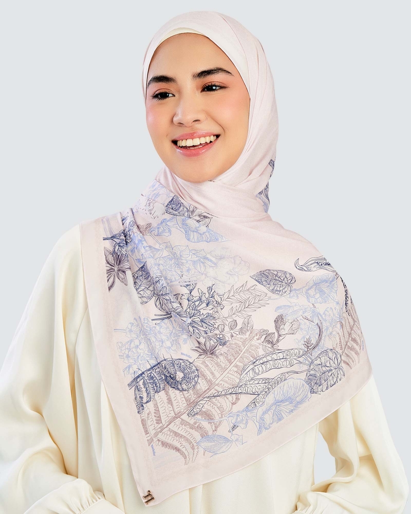 Image of AKAR MATTE SATIN SHAWL - UBI KELEDEK
