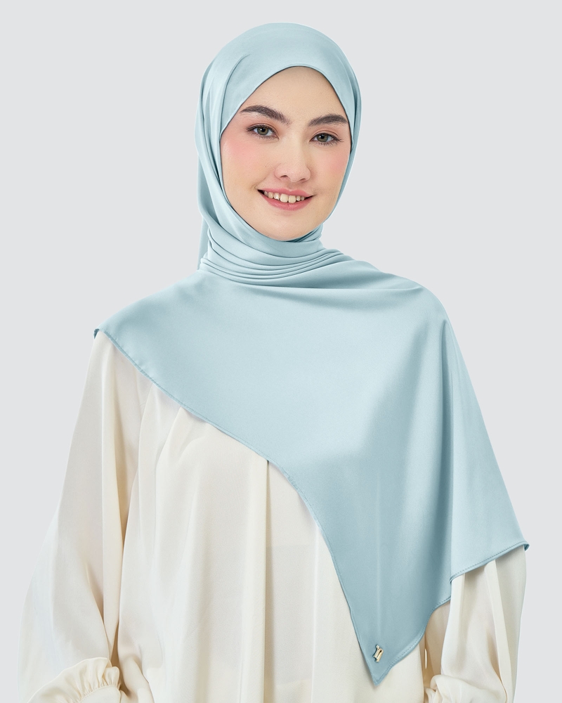 Image of AMAYA SATIN SHAWL - BLUE FOG