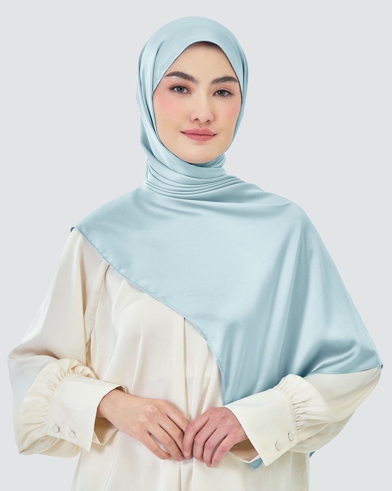 Image of AMAYA SATIN SHAWL - BLUE FOG