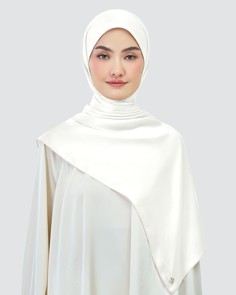 Image of AMAYA SATIN SHAWL - BRIGHT WHITE