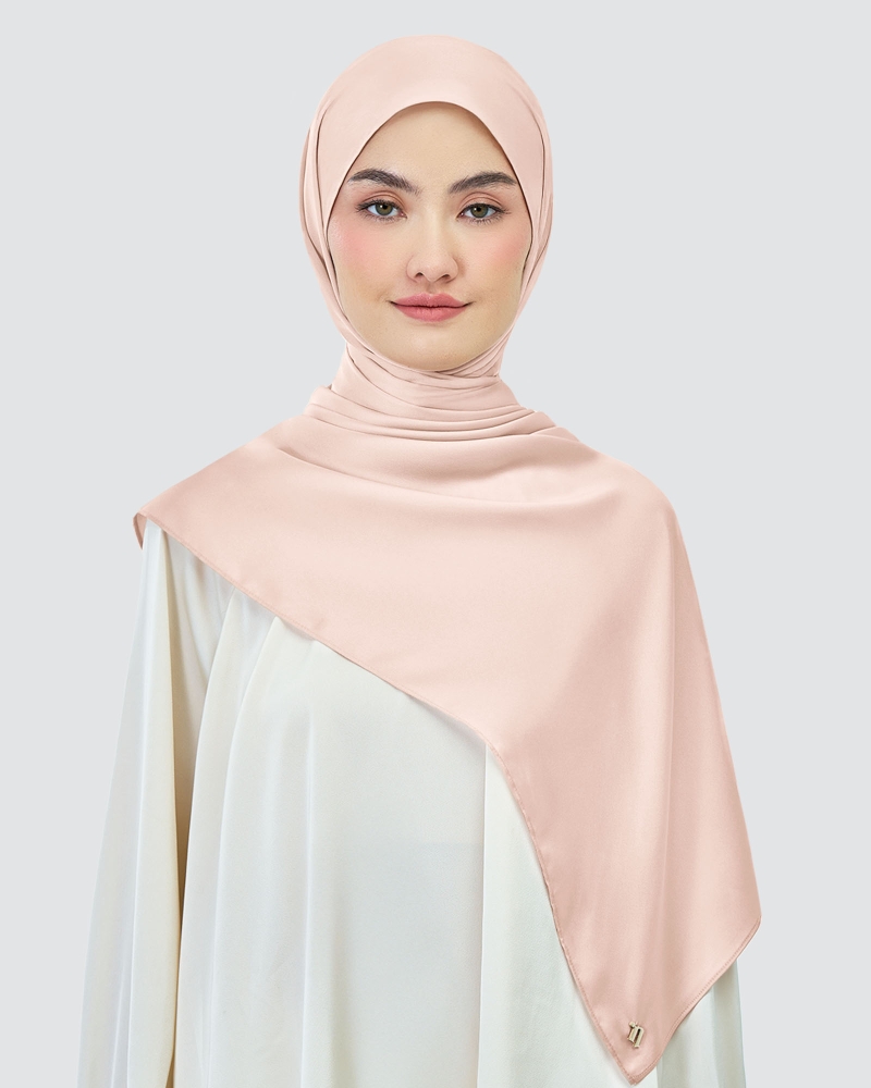 Image of AMAYA SATIN SHAWL - LOTUS