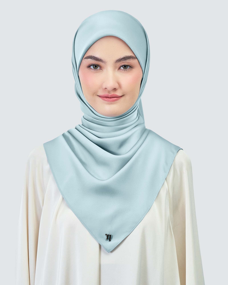 Image of AMAYA SATIN SQUARE - BLUE FOG
