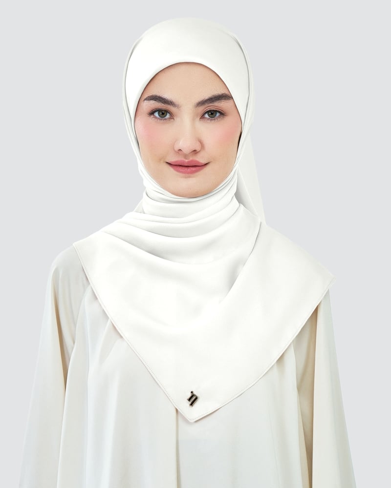 Image of AMAYA SATIN SQUARE - BRIGHT WHITE
