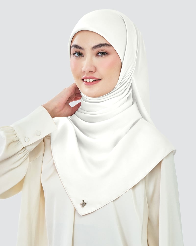 Image of AMAYA SATIN SQUARE - BRIGHT WHITE