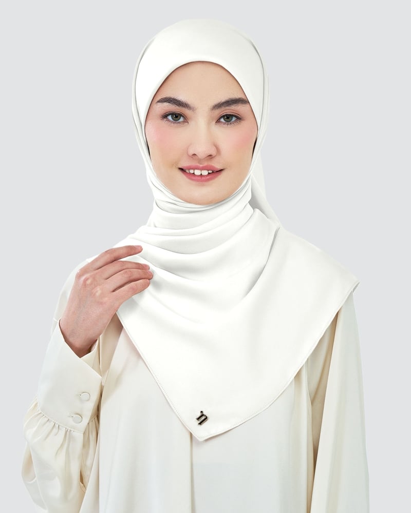 Image of AMAYA SATIN SQUARE - BRIGHT WHITE