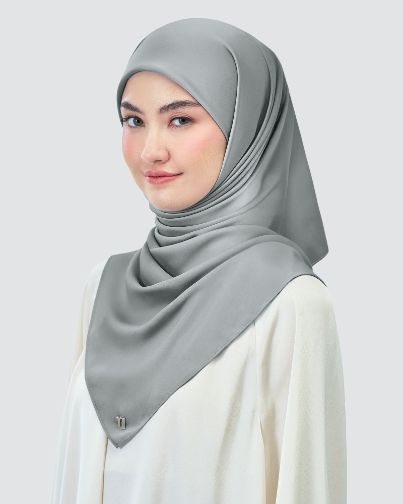 Image of AMAYA SATIN SQUARE - SILVER FILIGREE