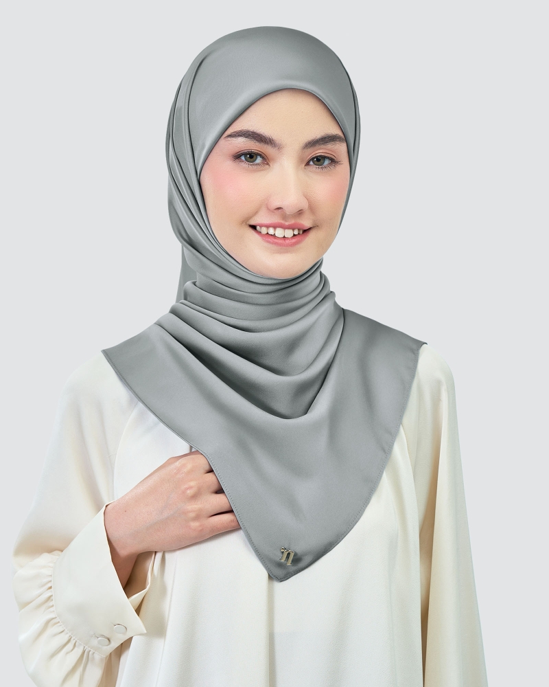 Image of AMAYA SATIN SQUARE - SILVER FILIGREE