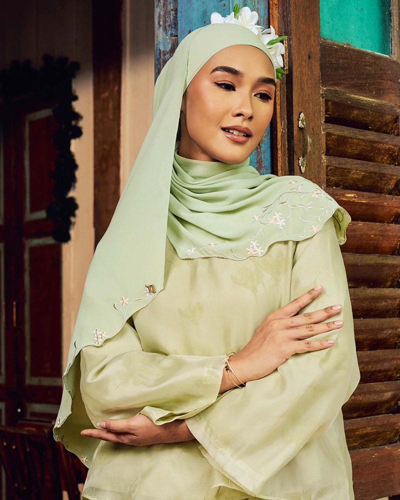 CENDANA SULAM CRYSTAL SHAWL - GARDEN
