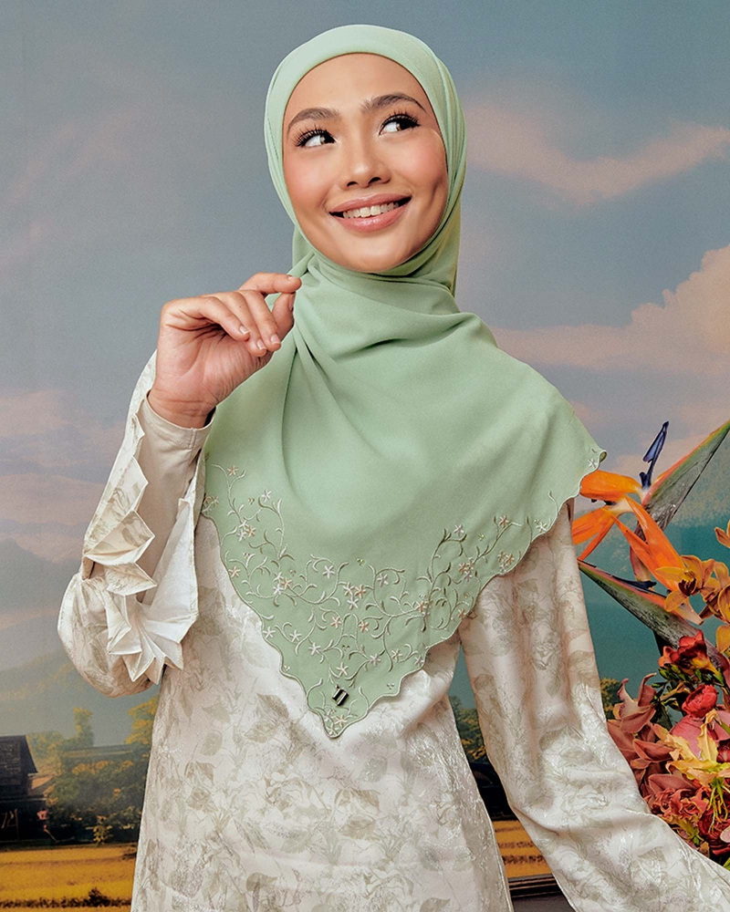 Image of CENDANA SULAM CRYSTAL SQUARE - GARDEN