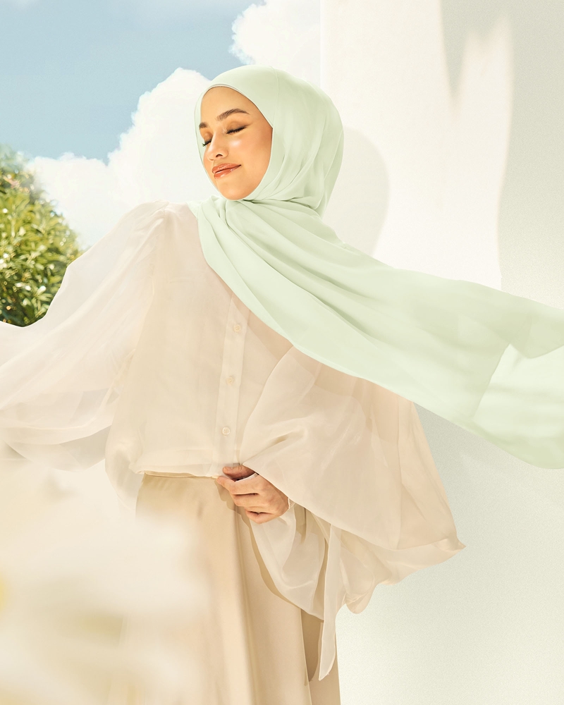 Image of CLOUD CHIFFON SHAWL - FERN