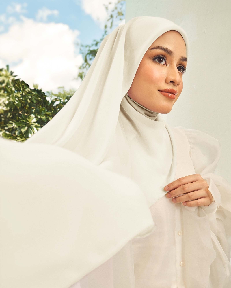 Image of CLOUD CHIFFON SQUARE - GRANOLA