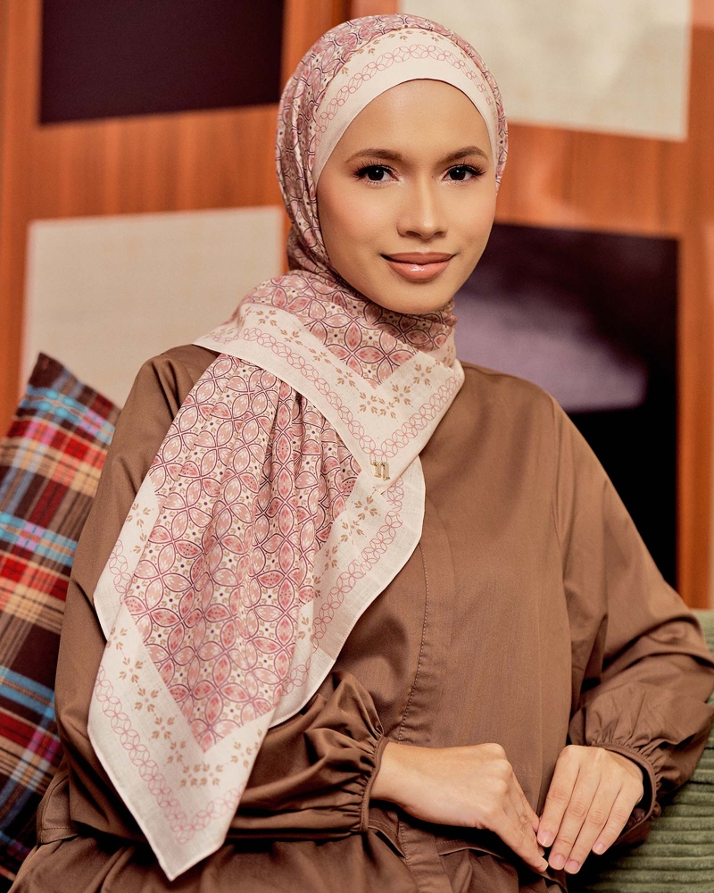 Image of ECHO GEOMETRIC COTTON VOILE SQUARE - CAMEL