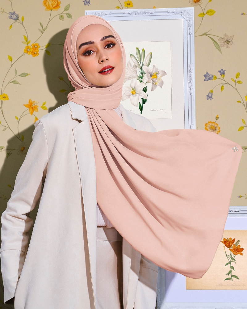 Image of EILA CHIFFON SHAWL - BATH BOMB