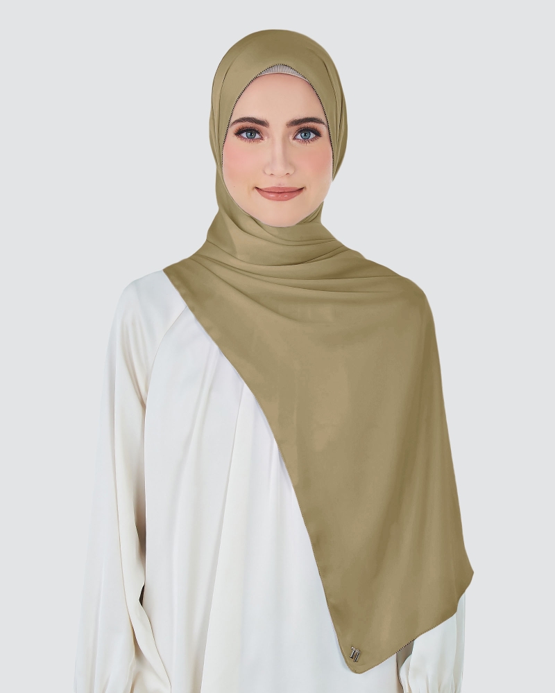 Image of EILA SATIN SHAWL - KELP