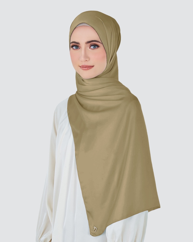 Image of EILA SATIN SHAWL - KELP