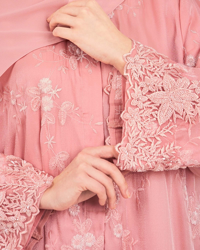 Image of HUSNA ABAYA - ENGLISH ROSE