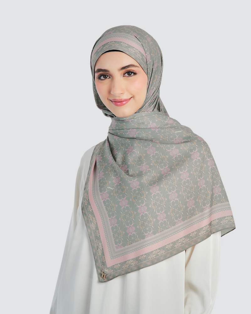 Image of ISABELLE SHAWL - MILKY GREEN