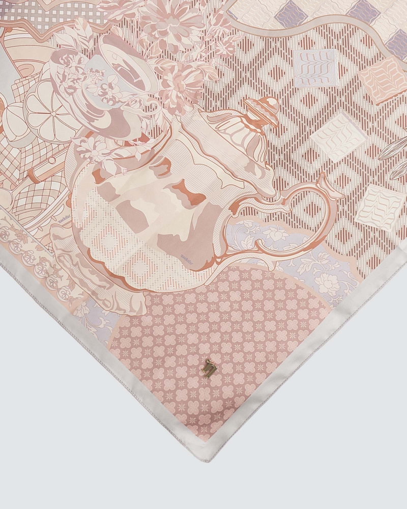Image of JAMUAN MATTE SATIN SQUARE - BAHULU