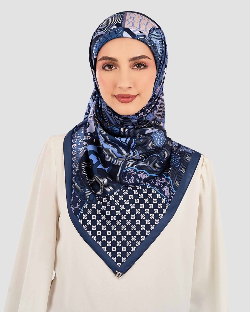 Image of JAMUAN MATTE SATIN SQUARE - BUNGA TELANG