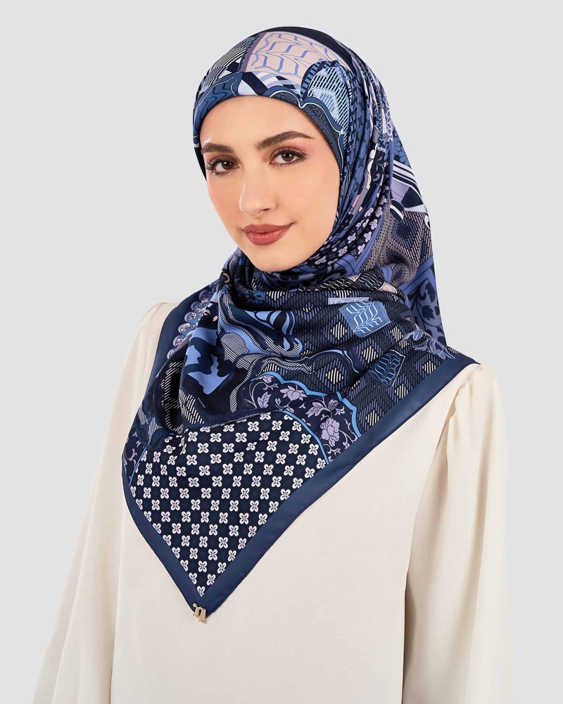 Image of JAMUAN MATTE SATIN SQUARE - BUNGA TELANG