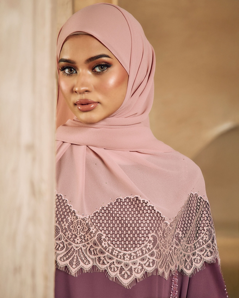 Image of JANNA LACE CRYSTAL SHAWL - CONFETTI