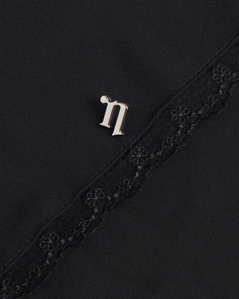 Image of JUWITA LACE SHAWL - BLACK