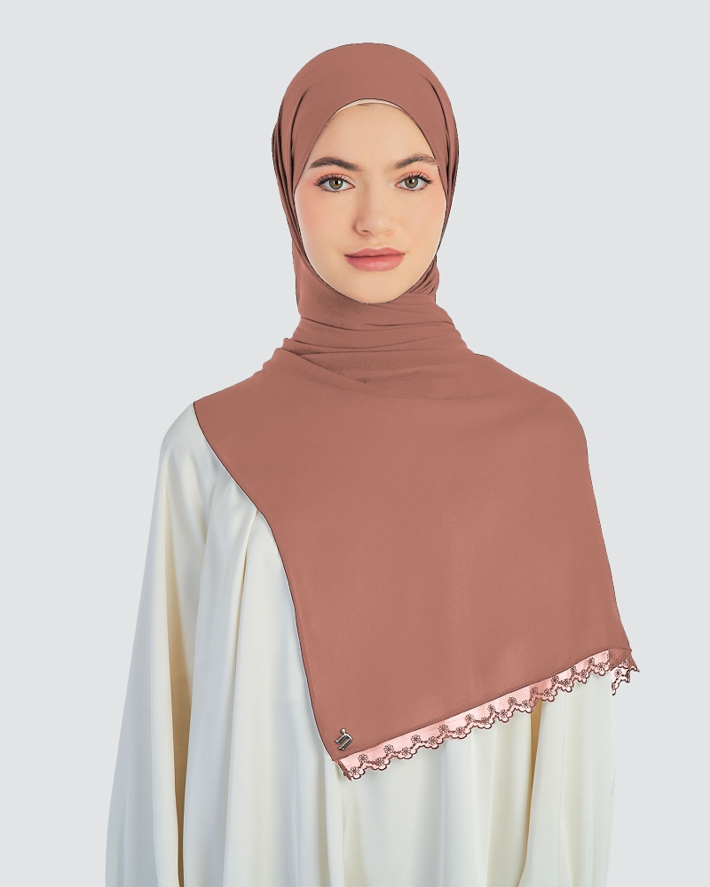 Image of JUWITA LACE SHAWL - BLUSH