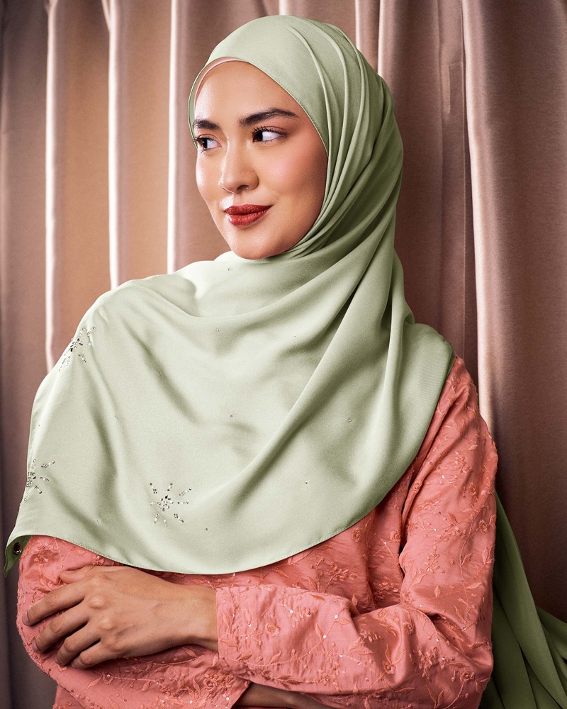 LADY MARISA CRYSTAL MATTE SATIN SHAWL - PEPPERMINT