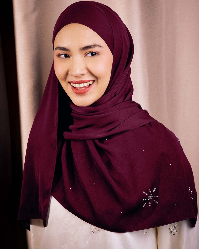 LADY MARISA CRYSTAL MATTE SATIN SHAWL - RUBY