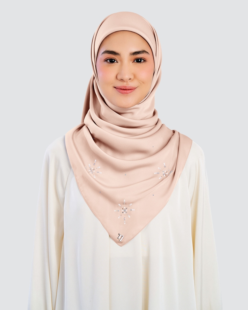 Image of LADY MARISA CRYSTAL MATTE SATIN SQUARE - LOTUS
