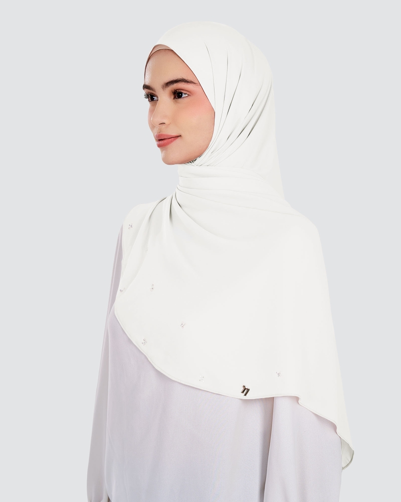 Image of LADY SARAH CRYSTAL SHAWL - WHITE