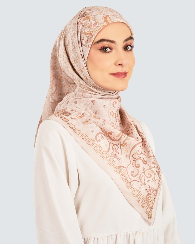 Image of LAKARAN COTTON VOILE SQUARE - ZAFRAN