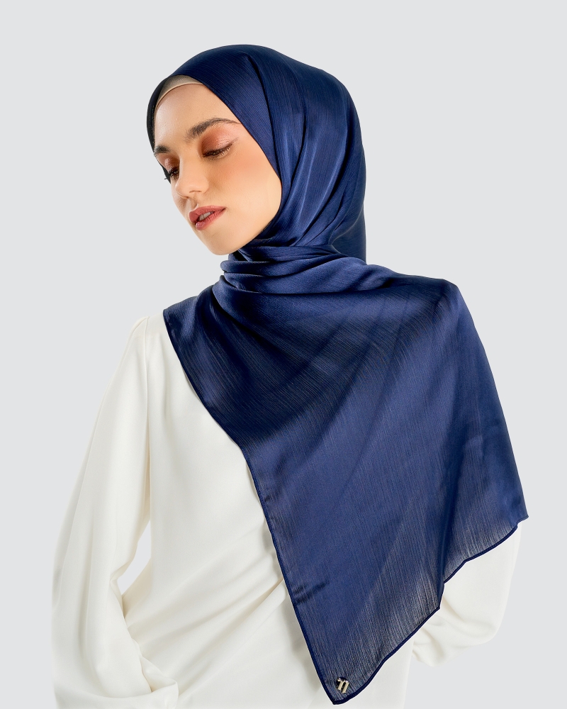 LAURA LINE SATIN SHAWL - NAVY