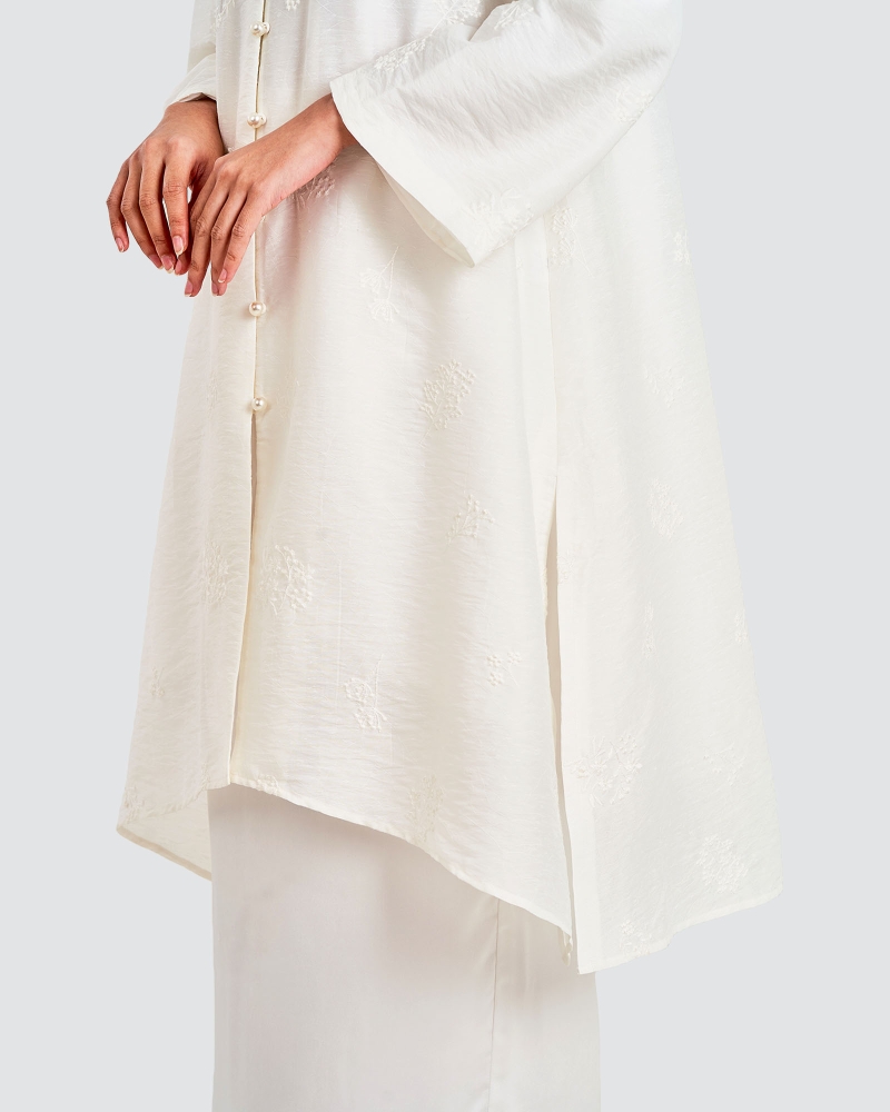 Image of LEDANG KURUNG SET - OFF WHITE