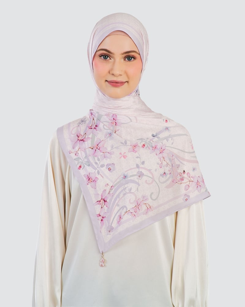 Image of THE BUNGA SERIES: LOVE LANGUAGE SHAWL - ANGEL