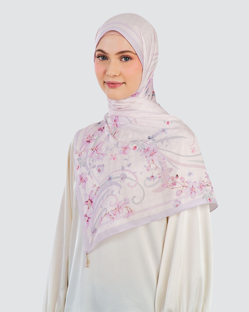 Image of THE BUNGA SERIES: LOVE LANGUAGE SHAWL - ANGEL