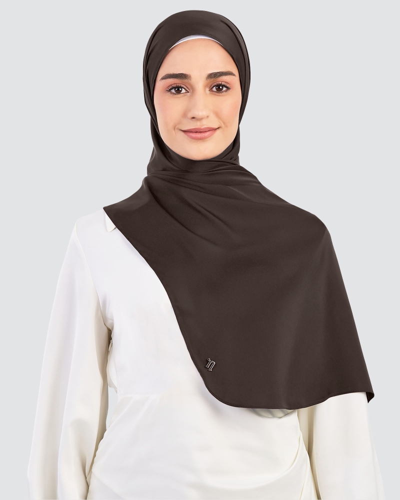 Image of LUNA SATIN SHAWL - GANACHE