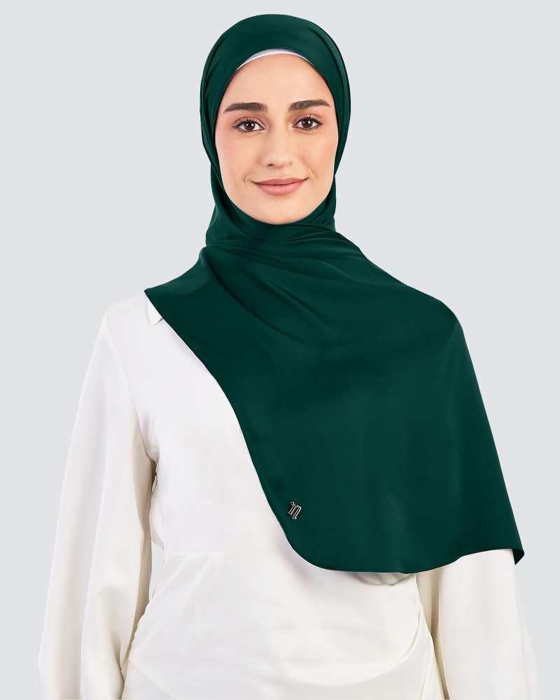 Image of LUNA SATIN SHAWL - PINE