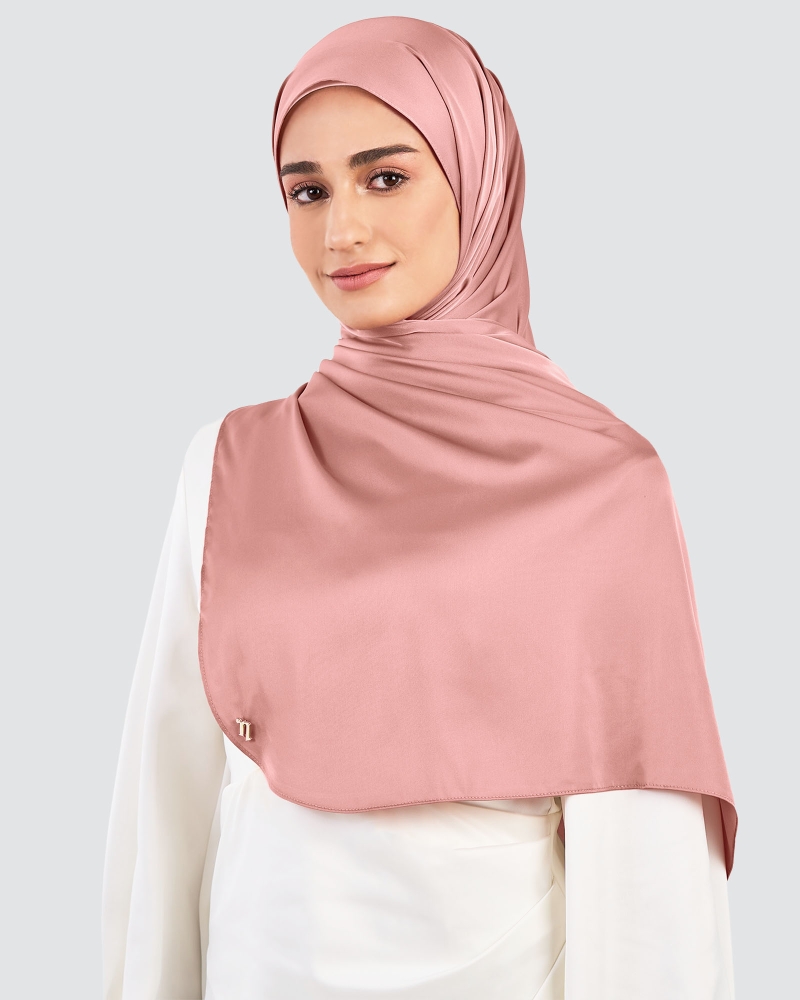Image of LUNA SATIN SHAWL - ROSE