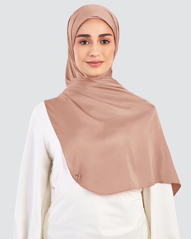 Image of LUNA SATIN SHAWL - ROSE SORBET
