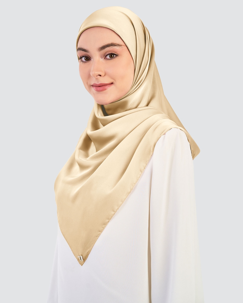 Image of LUNA SATIN SQUARE - CANNOLI